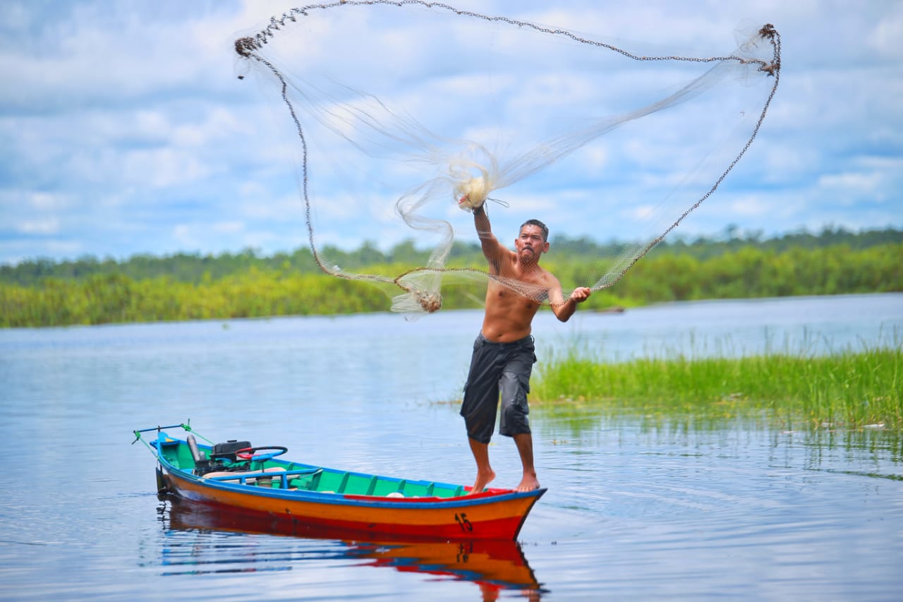Kearifan Lokal Penangkapan Ikan Tradisional