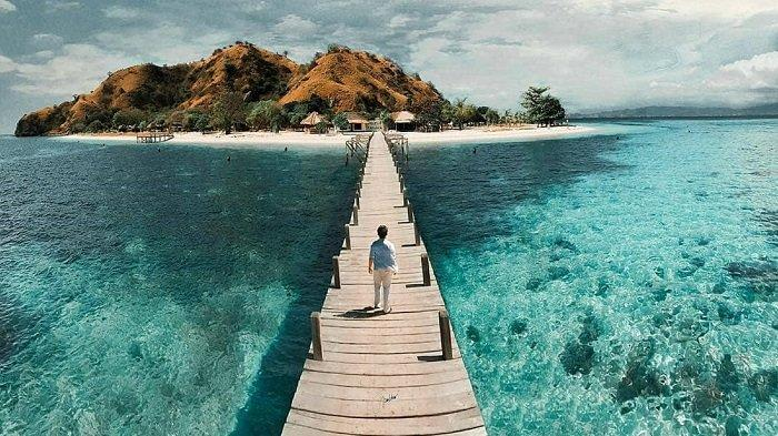 Pantai Wae Rana – Flores, NTT