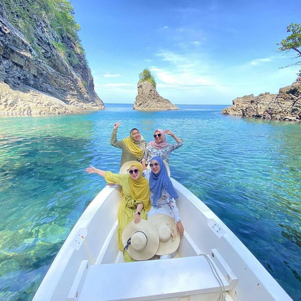 Wisata Gua sarang Surga di Ujung Barat