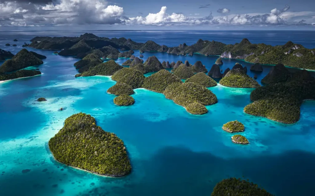 5 Wisata Bahari 2025: Destinasi Pantai Terpopuler untuk Liburan Gen Z