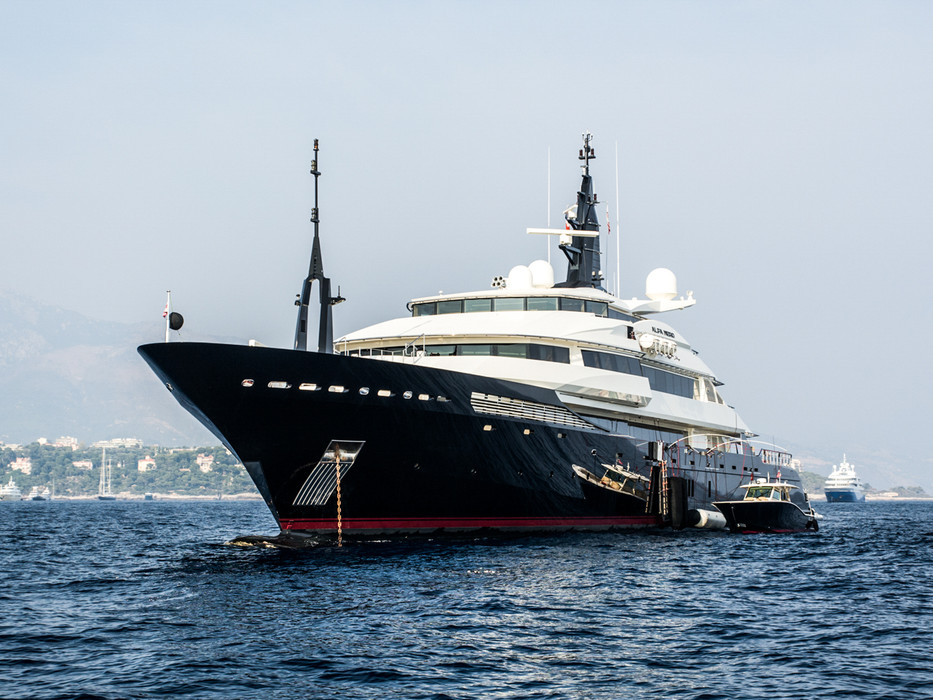 10 Yacht Stay 2025 Hotel Laut Terbaik di Tepi Pantai