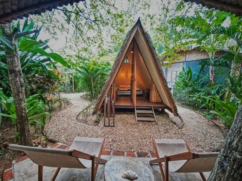 7 Glamping Karimunjawa Pantai Eksotis Terbaik 2026