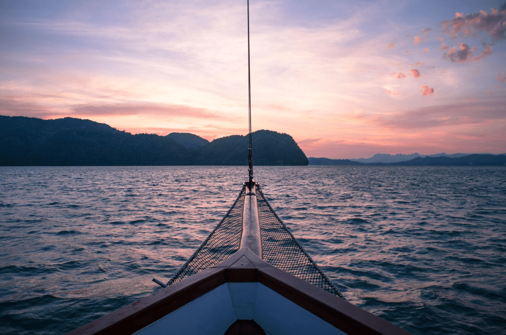 Ternyata Silent Sailing Bikin Gen Z Pilih Laut Daripada Resort Mewah